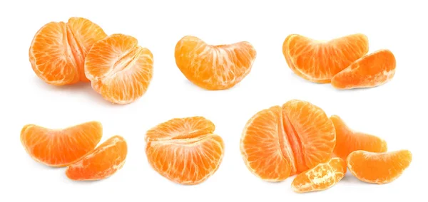 Hámozott friss lédús mandarin elszigetelt fehér — Stock Fotó