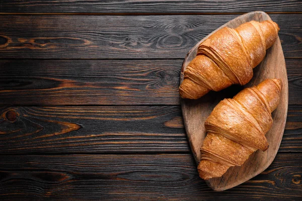 Finom Friss Croissant Asztalon Felülnézetből Szöveg Helye — Stock Fotó