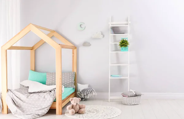 Elegante Habitación Infantil Interior Con Cama Cómoda —  Fotos de Stock