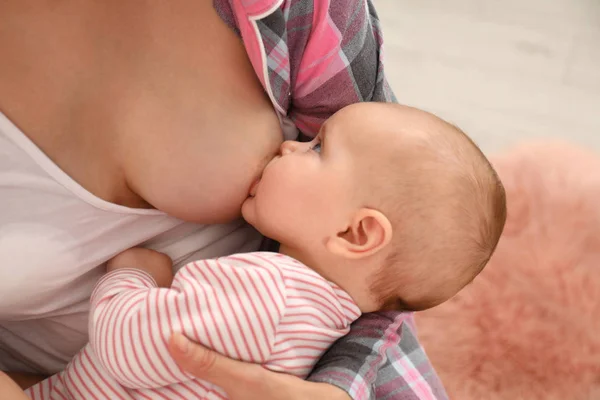 Young Woman Breastfeeding Her Little Baby Home Closeup — Stock Photo, Image