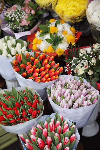 Sortiment Vackra Blommor Grossistmarknaden — Stockfoto