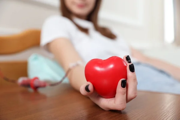 Teenager Beim Blutspenden Krankenhaus Nahaufnahme — Stockfoto