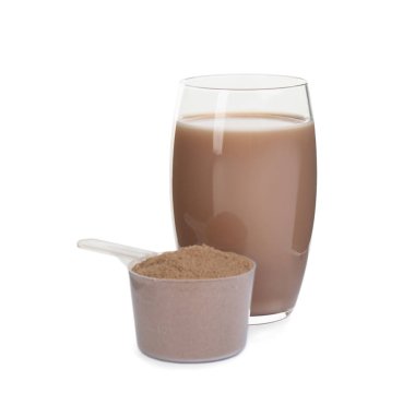 Protein karışımı ve toz beyaza izole edilmiş.