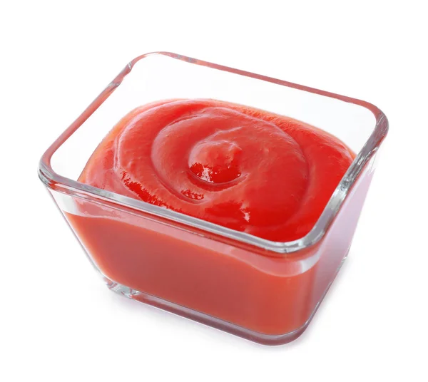 Cam kasedeki lezzetli domates sosu beyaza izole edilmiş. — Stok fotoğraf