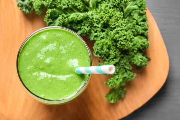 Tasty Kale Smoothie Wooden Table Flat Lay — 스톡 사진