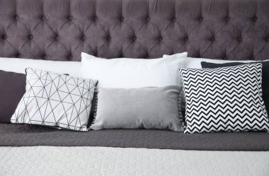 Yumuşak yastıklar modern yataklarda