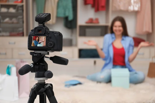 Fashion Blogger Recording New Video Room Focus Camera — Stock Photo, Image