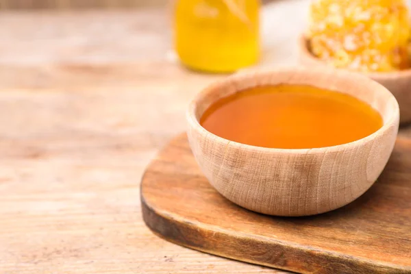 Mel Aromático Saboroso Tigela Mesa Madeira — Fotografia de Stock