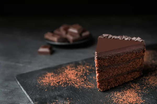 Delicioso Pastel Chocolate Sobre Mesa Gris Espacio Para Texto —  Fotos de Stock