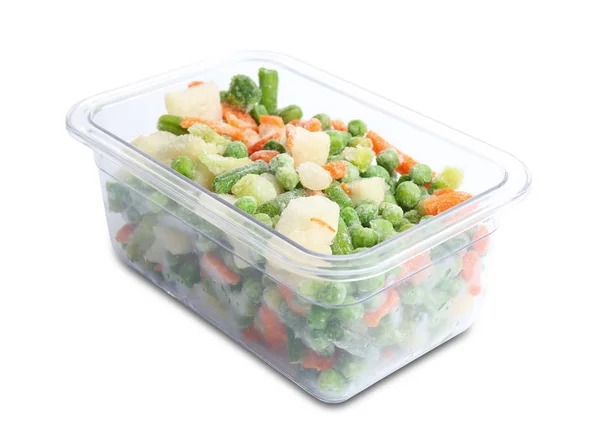 Verduras congeladas en recipiente de plástico aisladas en blanco — Foto de Stock