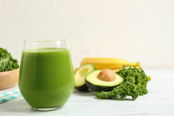 Tasty Fresh Kale Smoothie White Wooden Table — 스톡 사진