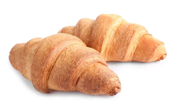 Savoureux croissants croustillants frais isolés sur blanc — Photo