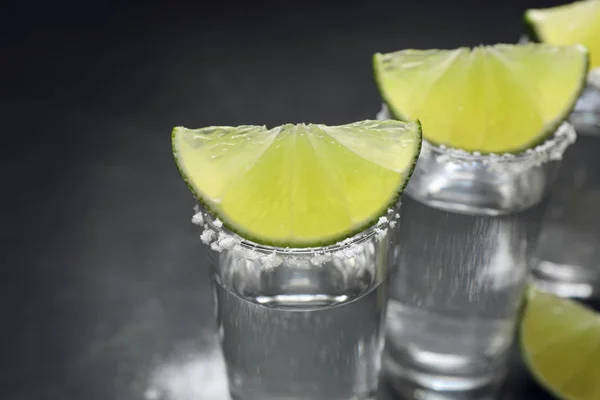 Mexican Tequila Shots Lime Slices Salt Table Closeup — Stock Photo, Image