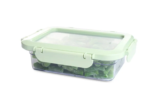 Frijoles verdes congelados en recipiente de plástico aislado en blanco. Vegetales — Foto de Stock