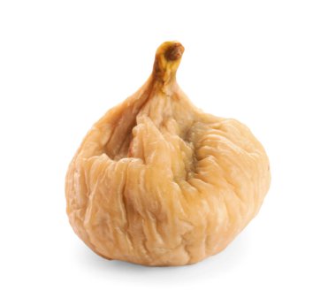 Lezzetli kurutulmuş incir meyvesi beyazda izole edilmiş.