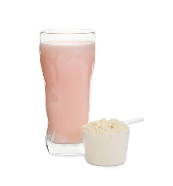 Batido de proteína e pó isolado sobre branco — Fotografia de Stock