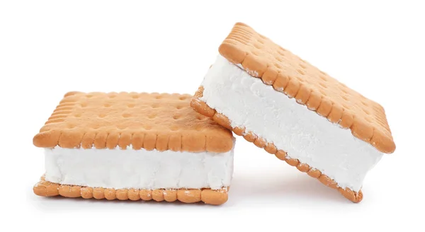Dulces deliciosos sándwiches de galletas de helado aislados en blanco — Foto de Stock