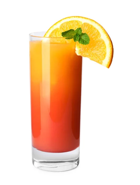 Cocktail alcoólico fresco Tequila Sunrise isolado em branco — Fotografia de Stock