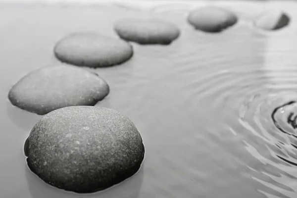 Hermosas Piedras Spa Agua Espacio Para Texto Estilo Vida Zen — Foto de Stock