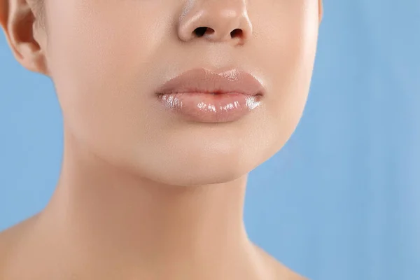 Young Woman Beautiful Full Lips Light Blue Background Closeup — Stock Photo, Image