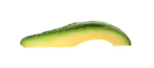Fetta di avocado crudo isolato su bianco — Foto Stock