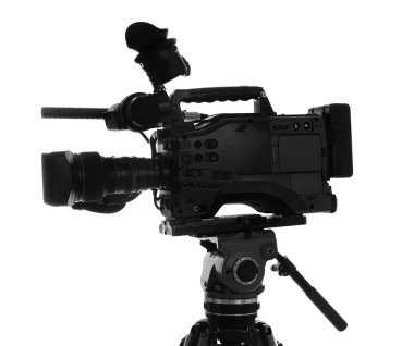 Modern profesyonel video kamera beyaza izole edildi