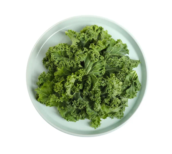 Färska gröna grönkål blad isolerade på vit, ovanifrån — Stockfoto