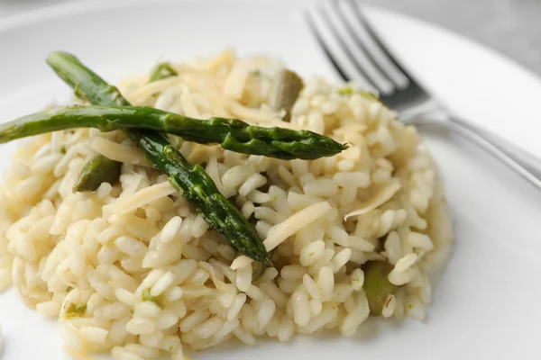 Delicioso Risotto Con Espárragos Plato Primer Plano — Foto de Stock