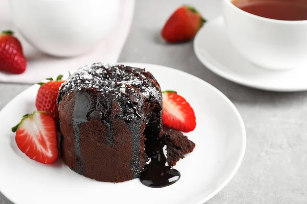 Delicious Warm Chocolate Lava Cake Mint Strawberries Table Space Text — 스톡 사진