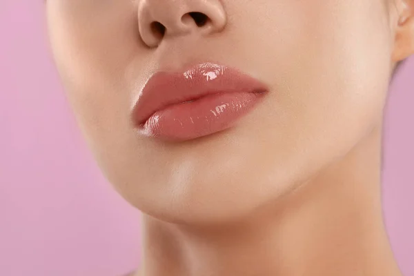 Young Woman Beautiful Full Lips Pink Background Closeup — Stock Photo, Image