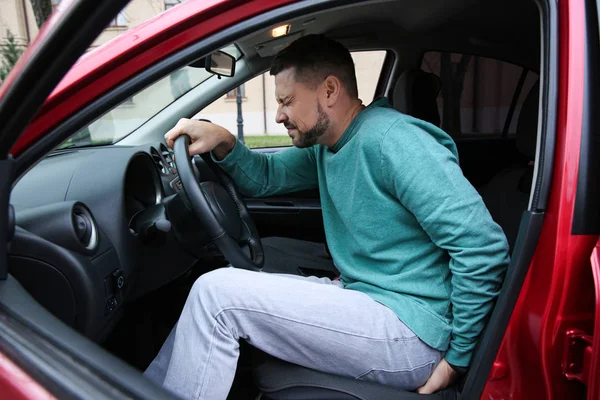 Hombre Que Sufre Dolor Hemorroide Coche —  Fotos de Stock