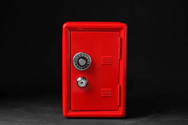 Red Steel Safe Mechanical Combination Lock Black Background — Stock Photo, Image