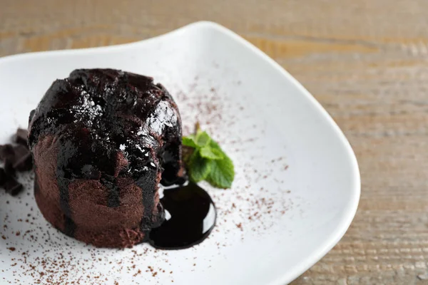 Deliziosa Torta Lava Cioccolato Caldo Sul Piatto Primo Piano — Foto Stock