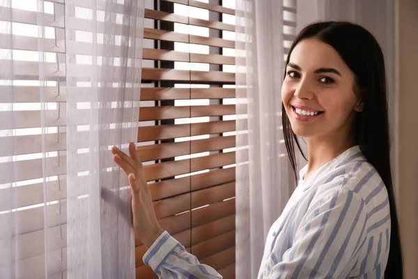 Woman Window Beautiful Curtains Home — Stok fotoğraf