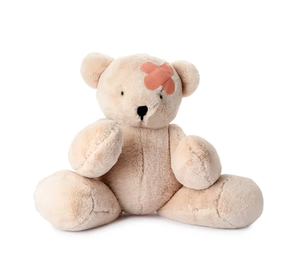 Urso Pelúcia Brinquedo Com Emplastros Adesivos Isolados Branco — Fotografia de Stock