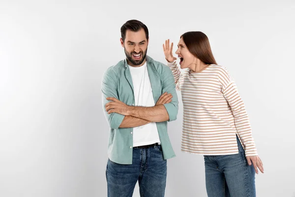 Casal Brigando Fundo Luz Problemas Relacionamento — Fotografia de Stock