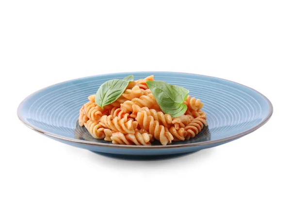 Deliziosa pasta fusilli con sugo di pomodoro isolato su bianco — Foto Stock