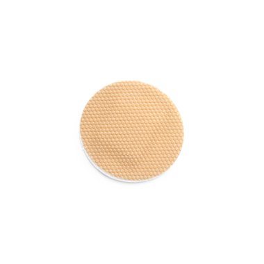 Tıbbi yapışkan alçı beyaza izole edilmiş. İlk yardım ögesi