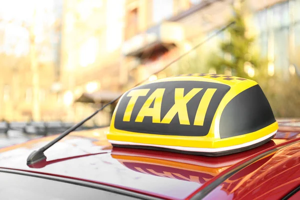 Roof Light Word Taxi Car Outdoors — Stock Photo, Image