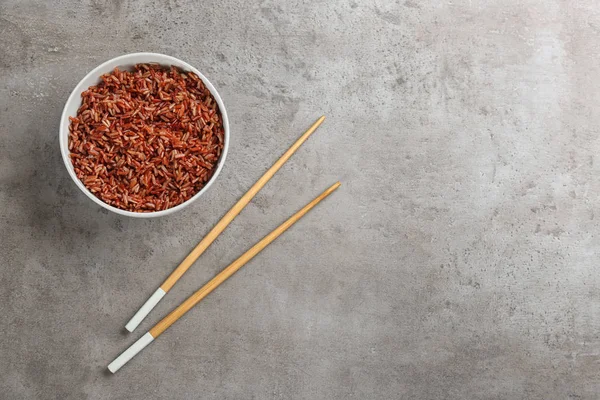 Delicioso Arroz Integral Servido Mesa Ligera Tendido Plano Espacio Para — Foto de Stock