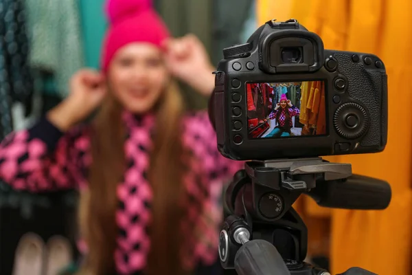 Fashion Blogger Recording New Video Wardrobe Focus Camera — Stock Photo, Image
