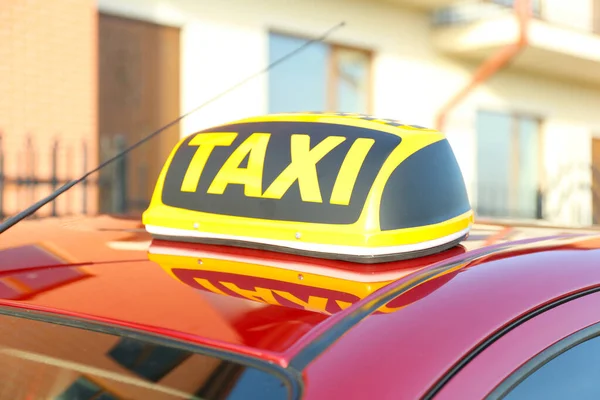 Dachleuchte Mit Worttaxi Auf Auto Freien — Stockfoto