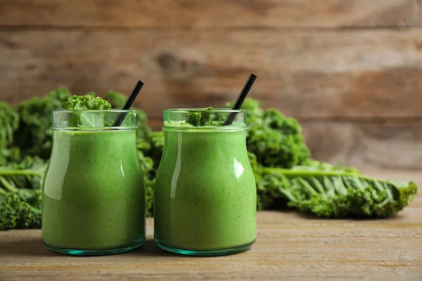 Tasty Fresh Kale Smoothie Wooden Table — 스톡 사진