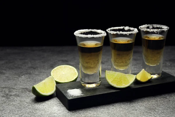Mexican Tequila Shots Lime Slices Salt Grey Table — 스톡 사진