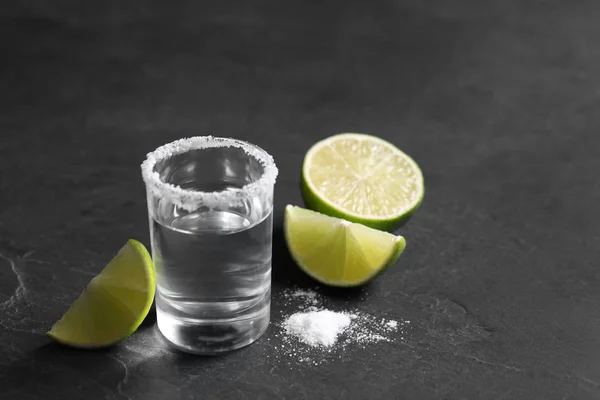 Mexican Tequila Shot Lime Slices Salt Grey Table — Stock Photo, Image