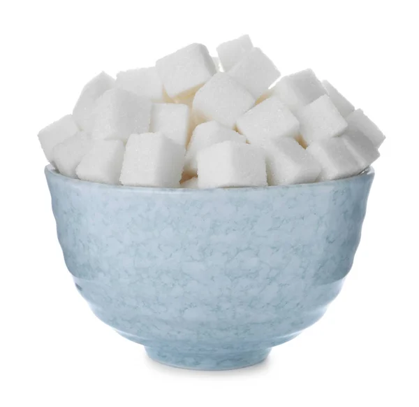 Cubos de açúcar refinado em tigela isolados em branco — Fotografia de Stock