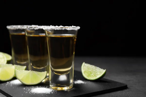 Shot Messicani Tequila Con Sale Lime Sulla Tavola Grigia Spazio — Foto Stock