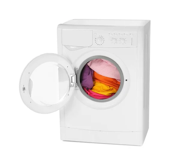 Moderní pračka s prádelnou izolovanou na bílém — Stock fotografie