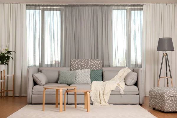 Windows Stylish Curtains Living Room Interior — 스톡 사진