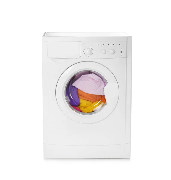 Moderne Waschmaschine Mit Wäsche Isoliert Auf Weiß — Stockfoto
